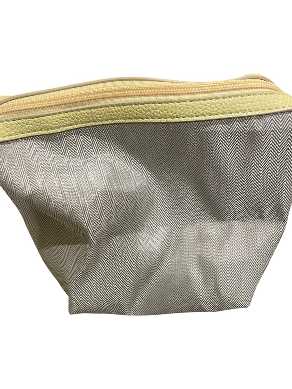 Kadynow Butter Yellow Bucket Tote Lock Bag Horse Charm Quiet Luxury NWOT - Picture 10 of 11